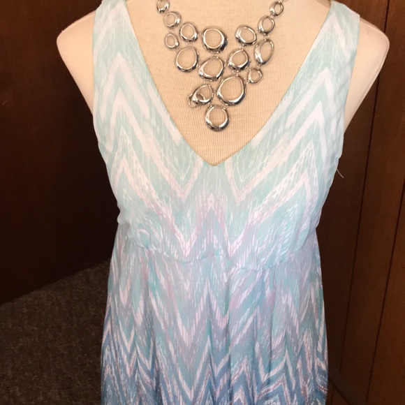 Maxi - Picture 2 of 5